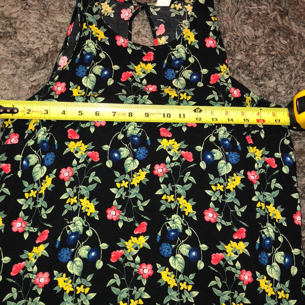 •flower blouse• - Picture 2 of 3